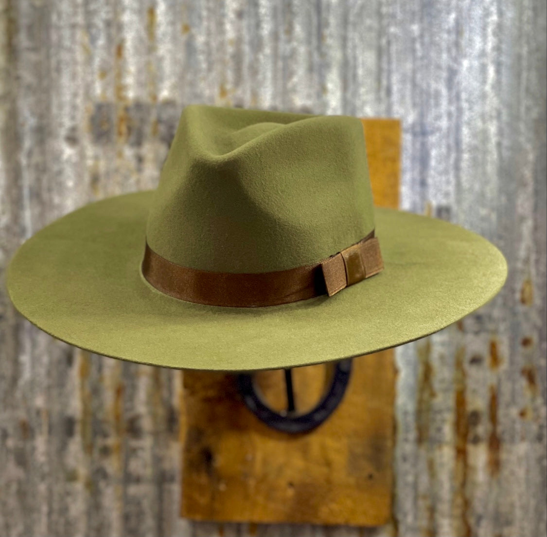 Fedora | Olive